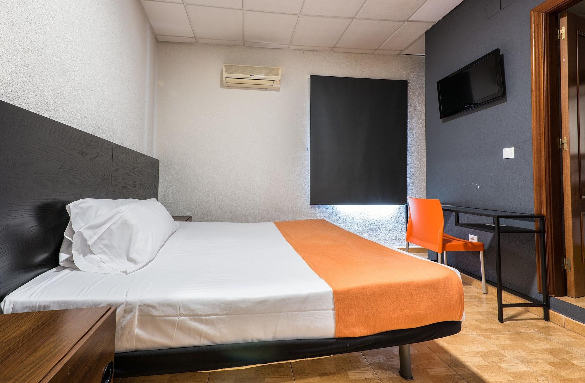 Kubik Hotel Caces Eksteriør billede