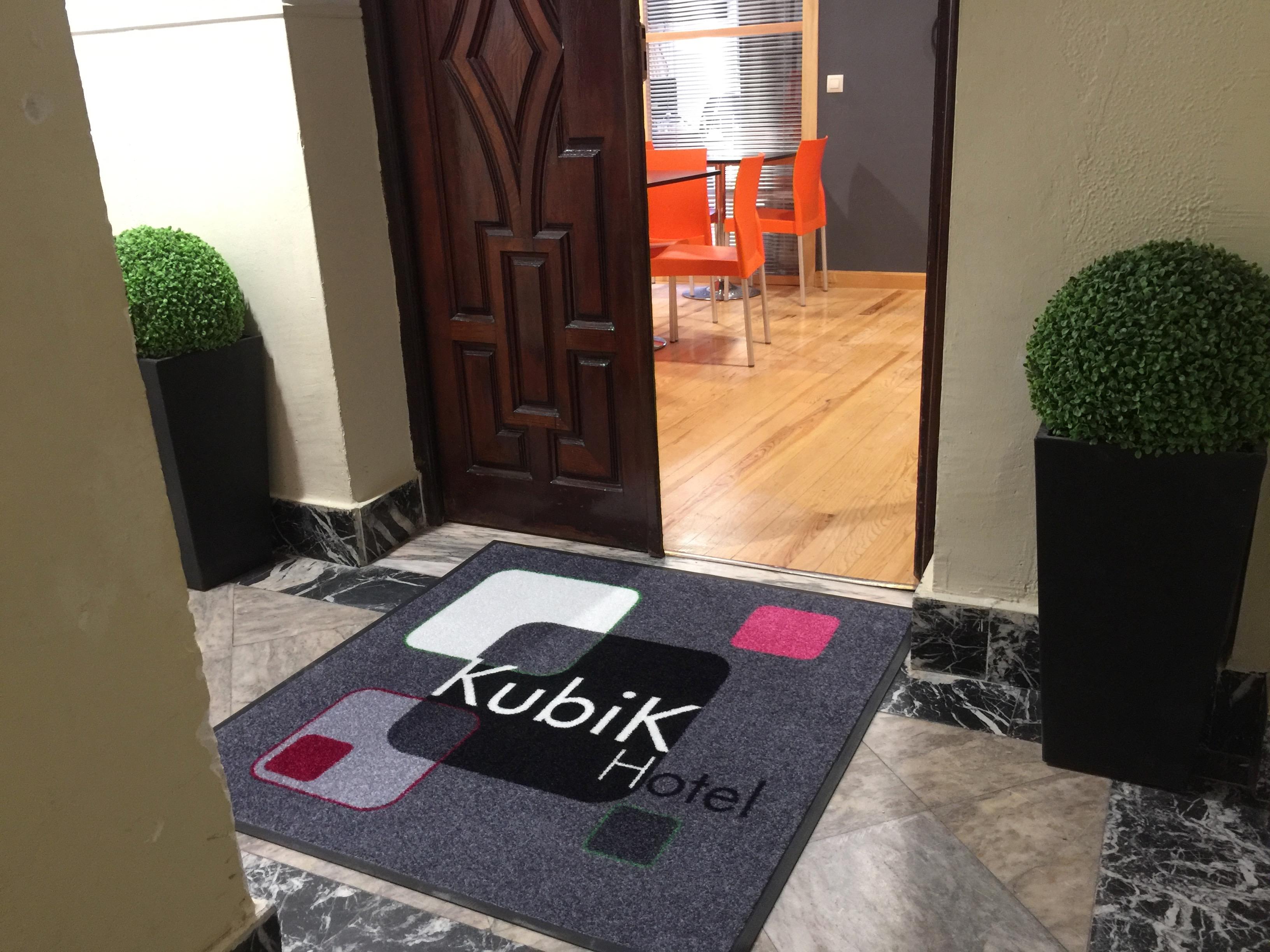 Kubik Hotel Caces Eksteriør billede