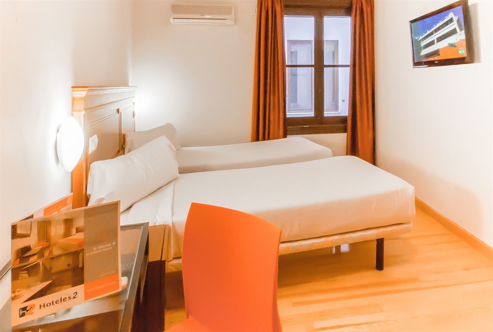 Kubik Hotel Caces Eksteriør billede